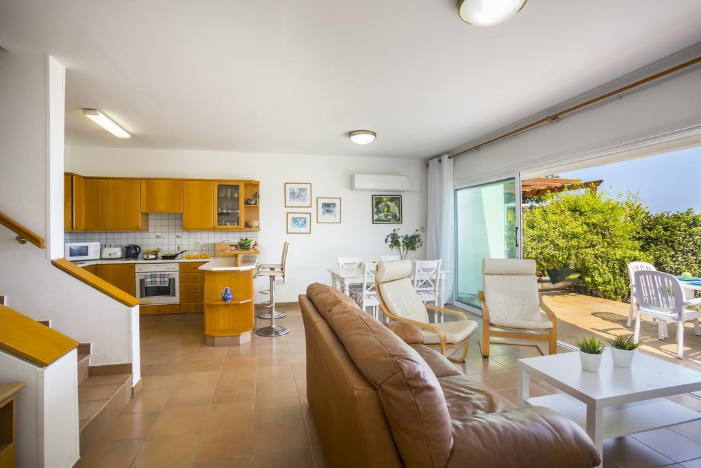 Protaras Beachfront Sirina Lina Suite 파라림니 외부 사진