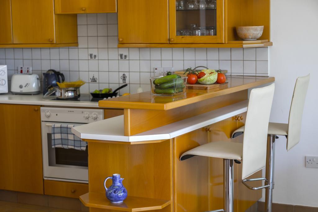Protaras Beachfront Sirina Lina Suite 파라림니 외부 사진