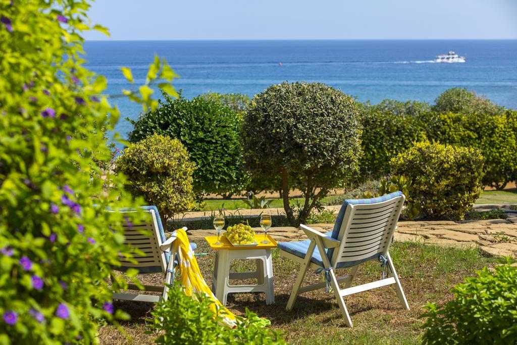Protaras Beachfront Sirina Lina Suite 파라림니 외부 사진