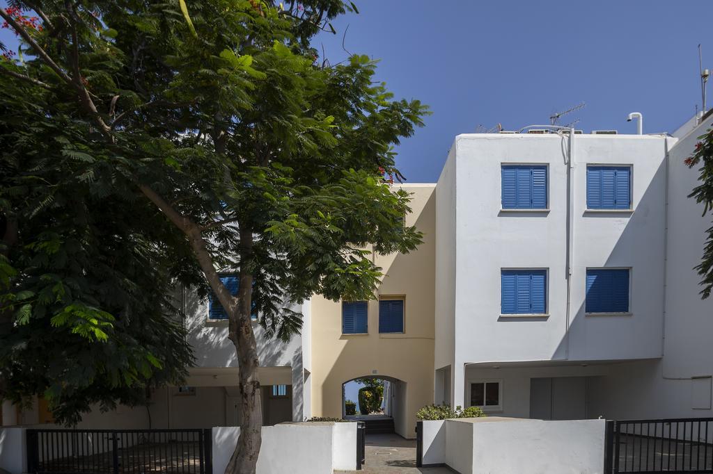 Protaras Beachfront Sirina Lina Suite 파라림니 외부 사진