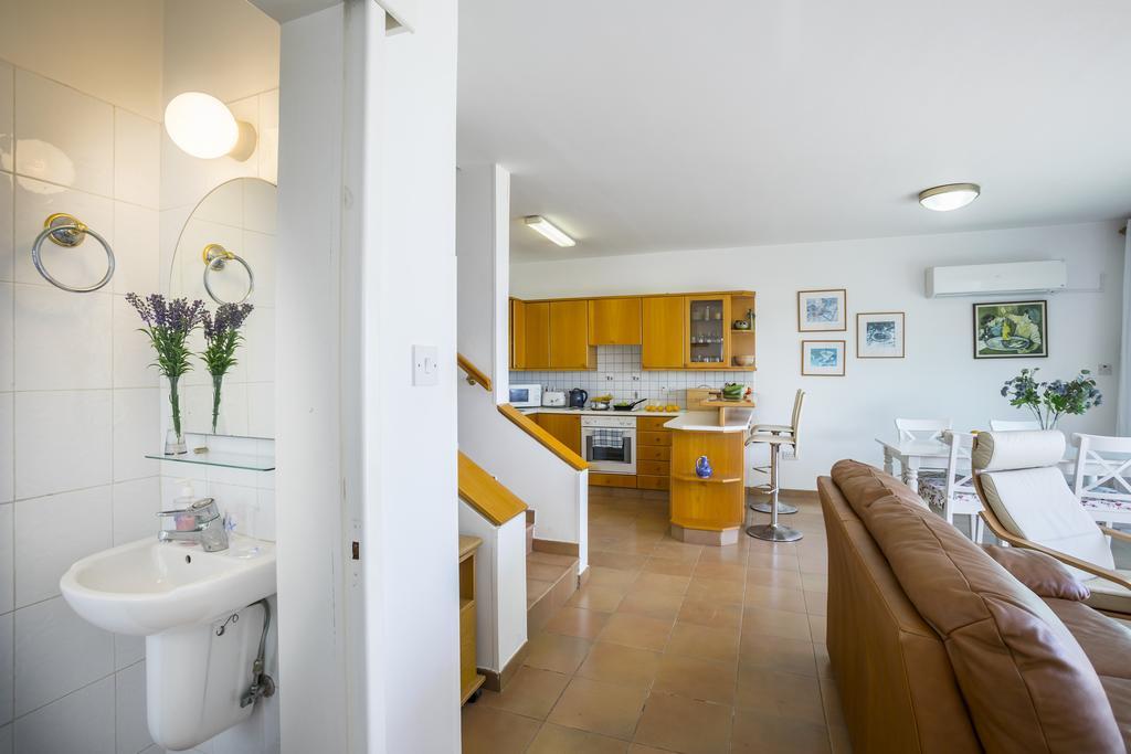Protaras Beachfront Sirina Lina Suite 파라림니 외부 사진