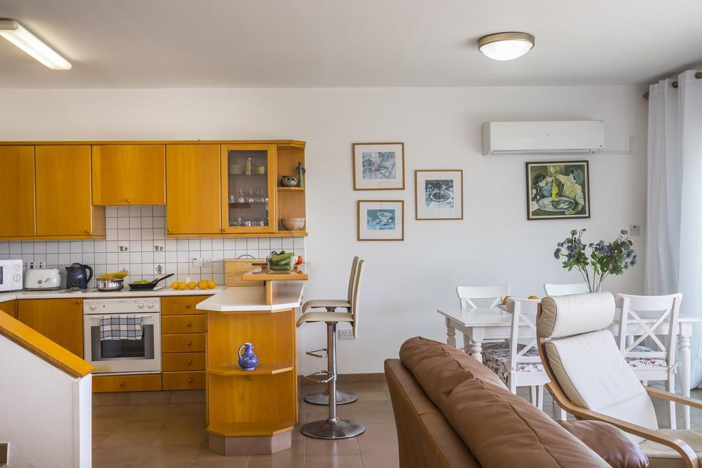 Protaras Beachfront Sirina Lina Suite 파라림니 외부 사진